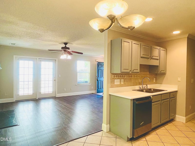109 Lacombe Ct, Holly Springs, NC 27540