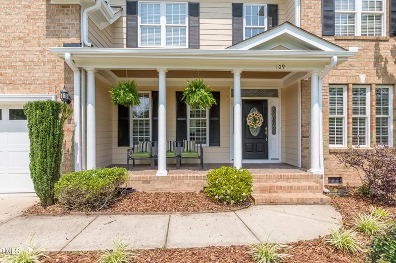 109 Lake Point Dr, Clayton, NC 27527