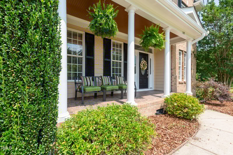 109 Lake Point Dr, Clayton, NC 27527