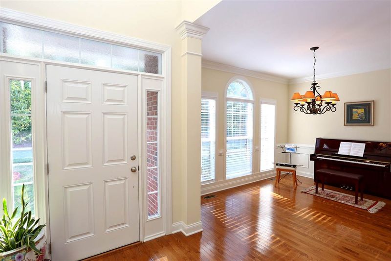 109 Leafycreek Dr, Morrisville, NC 27560