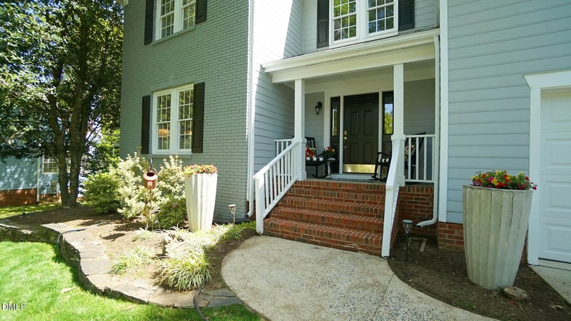 109 Leblanc Ct, Cary, NC 27513