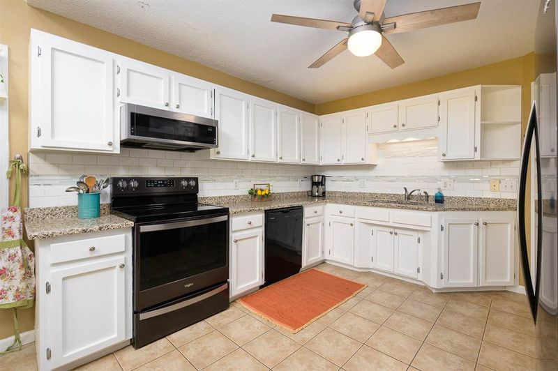 109 Loch Bend Ln, Cary, NC 27518