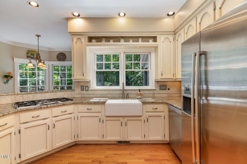 109 Lochfield Dr, Cary, NC 27518