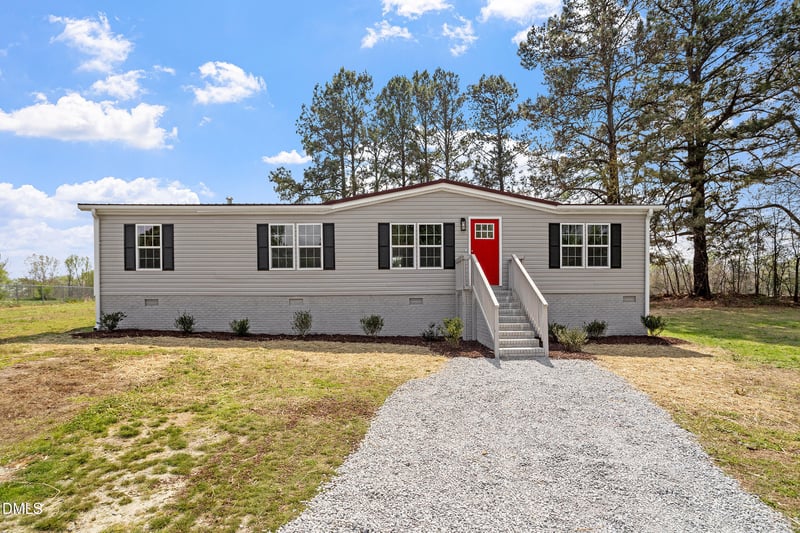 109 Loy Ct, Fuquay Varina, NC 27526