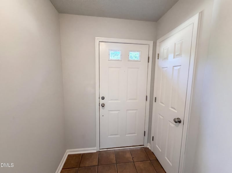 109 Mclean Ct, Cary, NC 27513