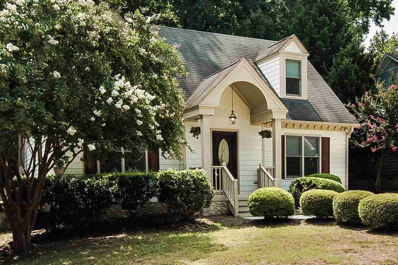 109 Milky Way Dr, Apex, NC 27502