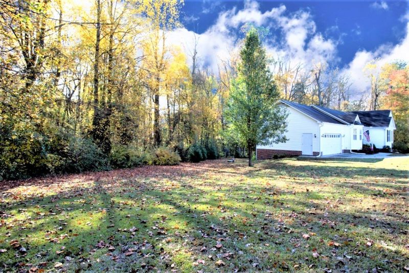 109 Northfield Dr, Angier, NC 27501