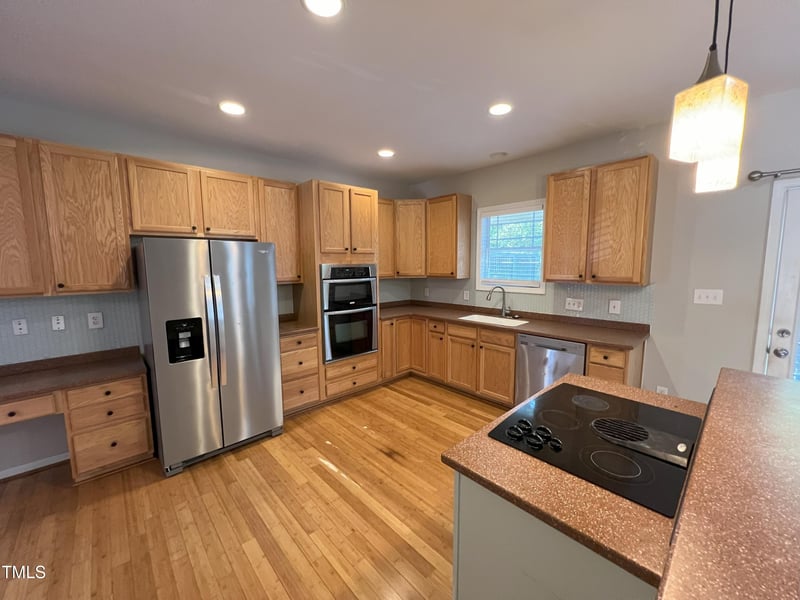 109 Oakbeech Ct, Holly Springs, NC 27540
