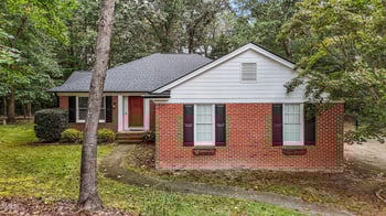 109 Oaklake Ct, Fuquay Varina, NC 27526