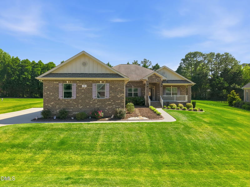 109 Paige Wynd Dr, Angier, NC 27501