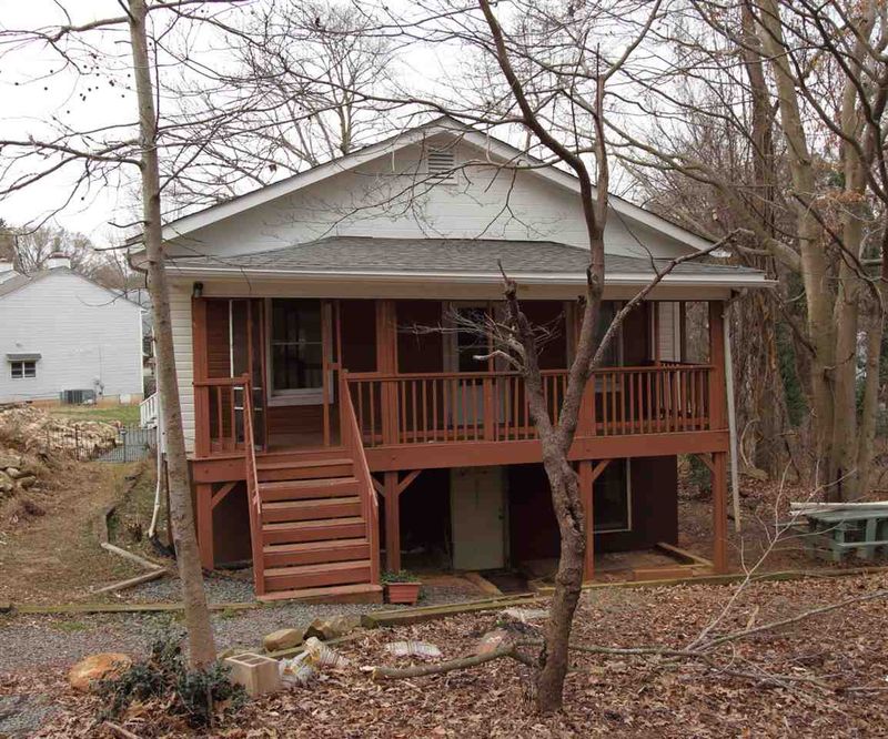 109 Park Rd #A, Chapel Hill, NC 27516