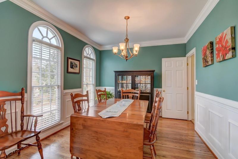 109 Parkbow Ct, Cary, NC 27519