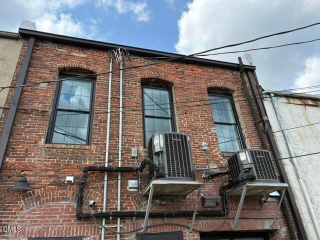 109 S Raiford St, Selma, NC 27576