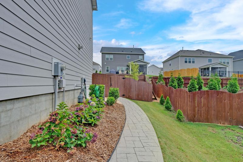109 Seneca Shore Dr, Holly Springs, NC 27540