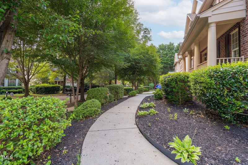 109 Skywater Ln, Holly Springs, NC 27540