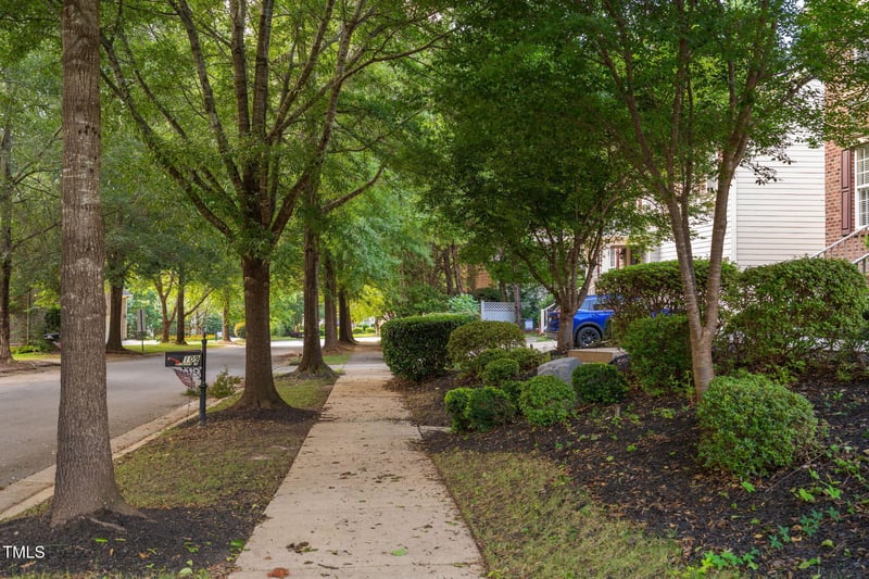 109 Skywater Ln, Holly Springs, NC 27540
