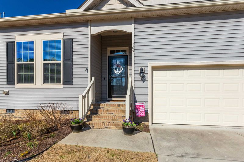 109 Spur Ln, Knightdale, NC 27545