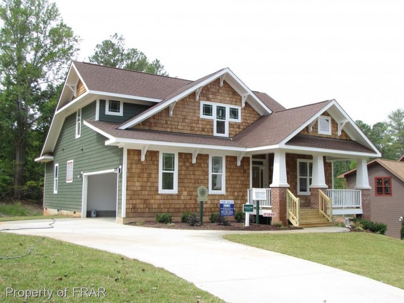 109 Streamside Dr, Sanford, NC 27330