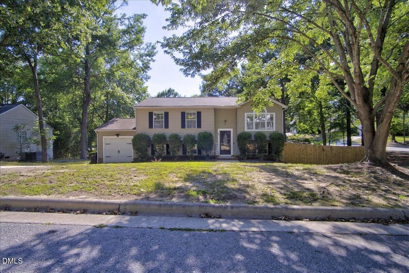 109 Summershade Ct, Knightdale, NC 27545