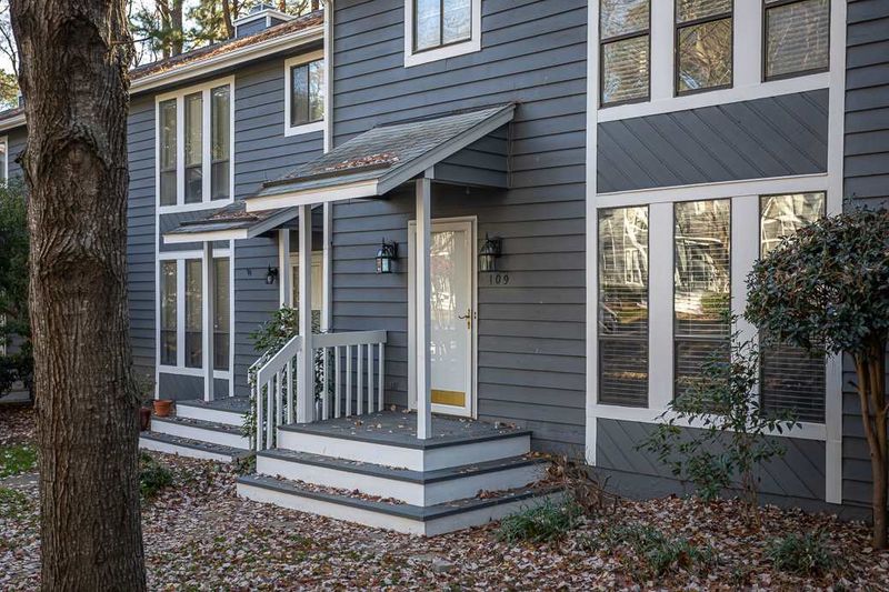 109 Tracy Ct, Cary, NC 27513