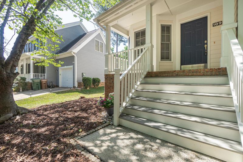 109 Unaka Ct, Cary, NC 27519