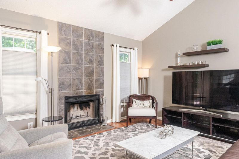 109 Unaka Ct, Cary, NC 27519