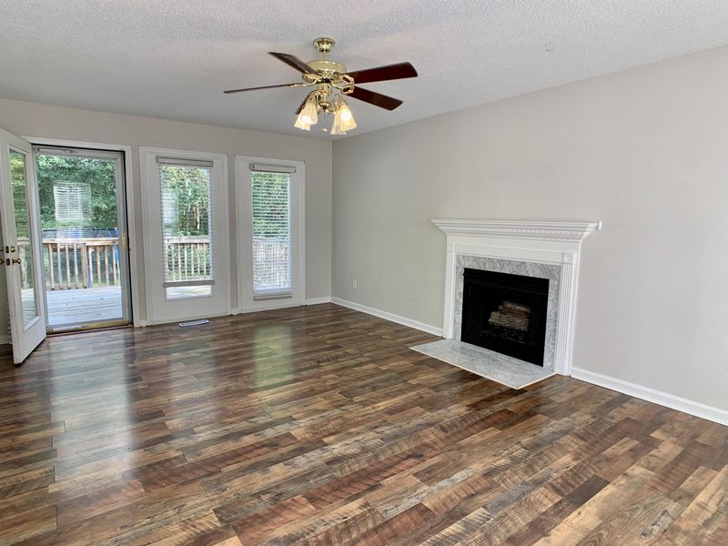 109 Walnut Creek Dr, Clayton, NC 27520