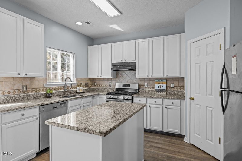 109 Watertree Ln, Apex, NC 27502