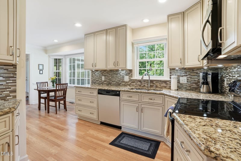 109 Whitby Ct, Cary, NC 27511