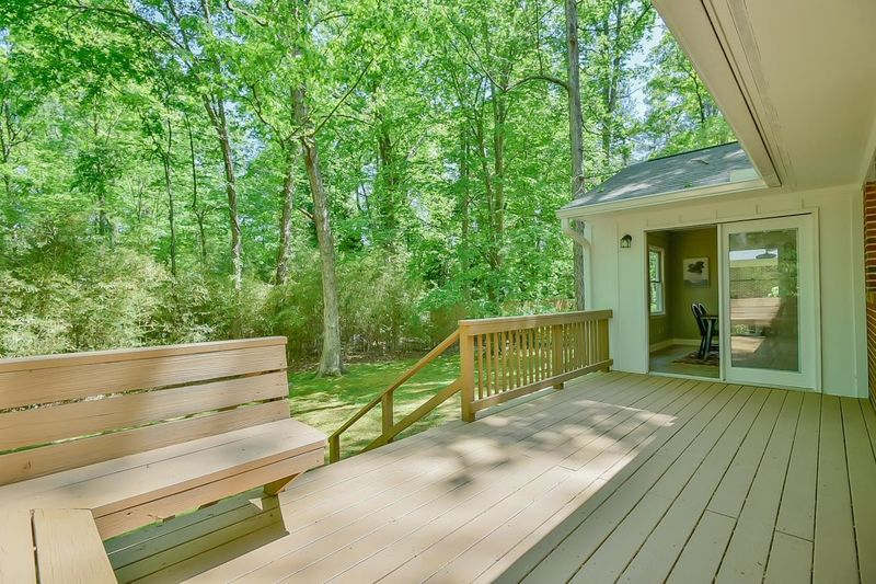 109 Windsor Cir, Chapel Hill, NC 27516