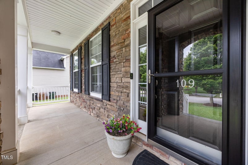 109 Winter Ridge Dr, Holly Springs, NC 27540
