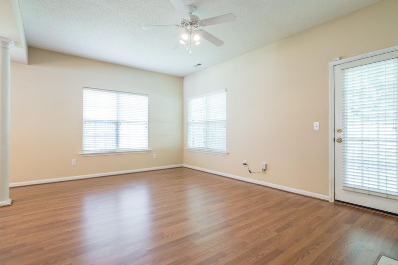 10901 Pendragon Pl, Raleigh, NC 27614