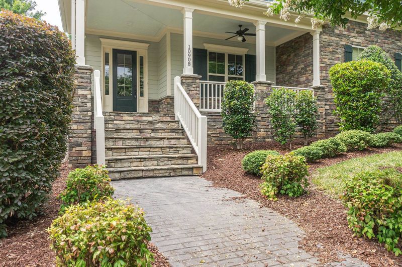 10908 Magic Hollow Ct, Raleigh, NC 27614