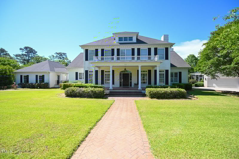1093 Lakeside Dr, Smithfield, NC 27577