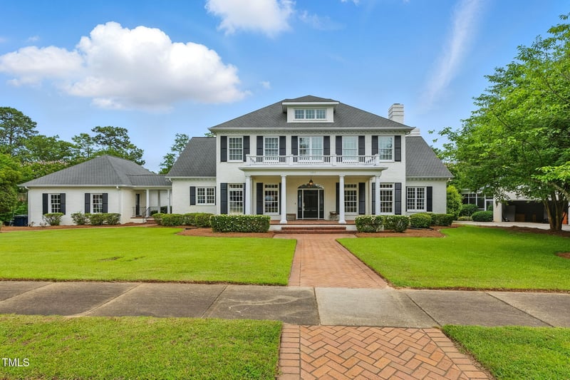 1093 Lakeside Dr, Smithfield, NC 27577