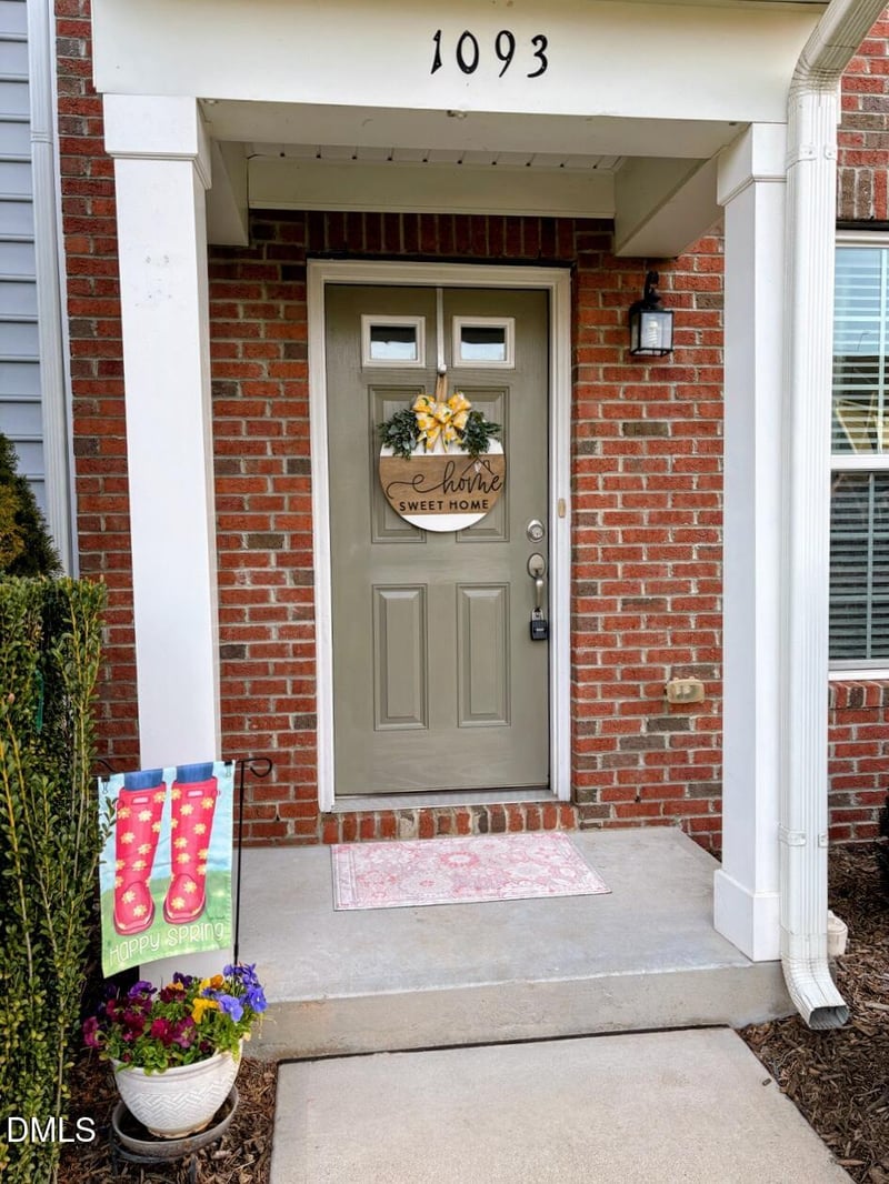 1093 Renewal Pl, Raleigh, NC 27603