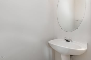 10947 Pendragon Pl, Raleigh, NC 27614