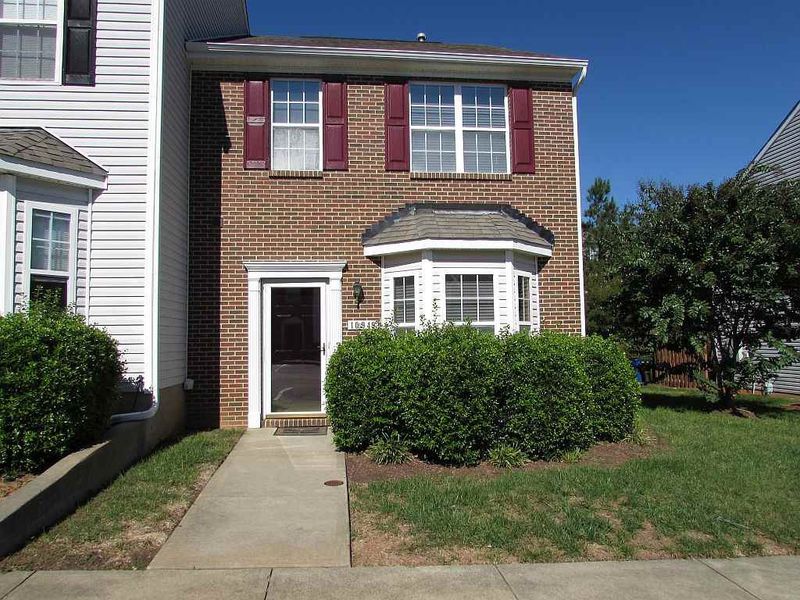 10949 Pendragon Pl, Raleigh, NC 27614
