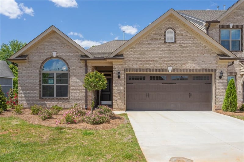 1095 Beechcraft Dr #140, Mebane, NC 27302