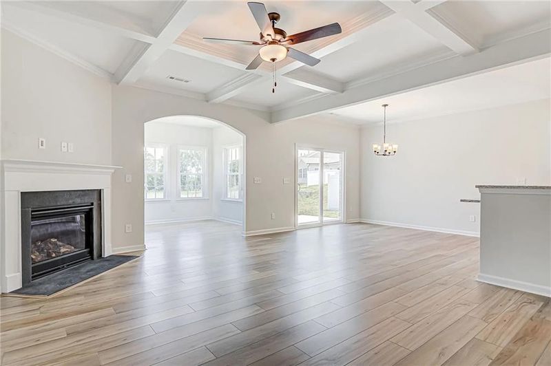 1095 Stowe St, Burlington, NC 27215