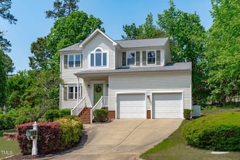 1095 Vauxhall Dr, Apex, NC 27502