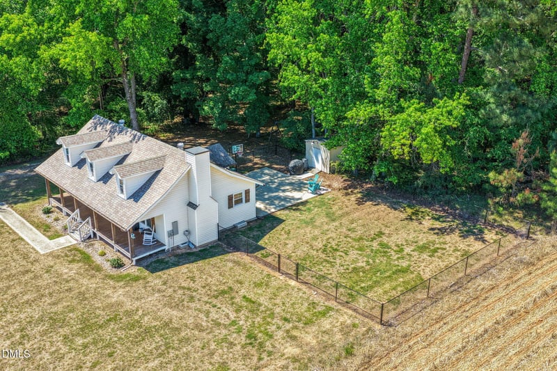 1096 Flat Rock Church Rd, Louisburg, NC 27549