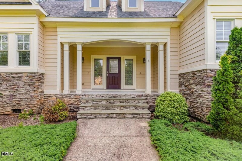 1096 Silverleaf Dr, Youngsville, NC 27596