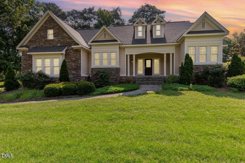 1096 Silverleaf Dr, Youngsville, NC 27596