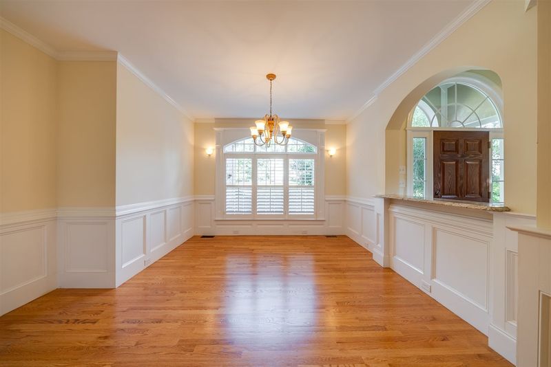 1097 Silverleaf Dr, Youngsville, NC 27596