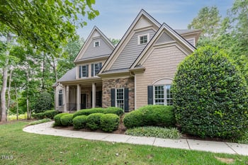 1097 Tacketts Pond Dr, Raleigh, NC 27614