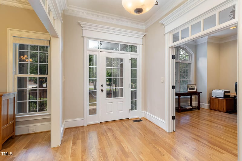1097 Tacketts Pond Dr, Raleigh, NC 27614