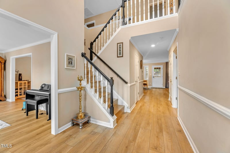 1099 Vauxhall Dr, Apex, NC 27502