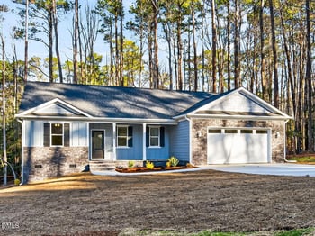 1099 Woodridge Trl, Sanford, NC 27332