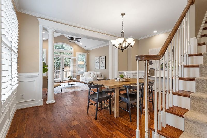 11 Abernathy Dr, Chapel Hill, NC 27517